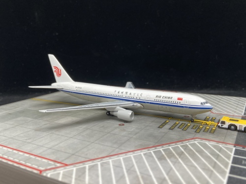 Air China 中国国际航空 Boeing 767-300 B-2558 1990s colors.  AC18113 AeroClassics 1:400