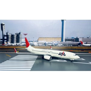 Japan Airlines 日本航空 Boeing 737-800 JA304J  JC2881 JC Wings 1:200