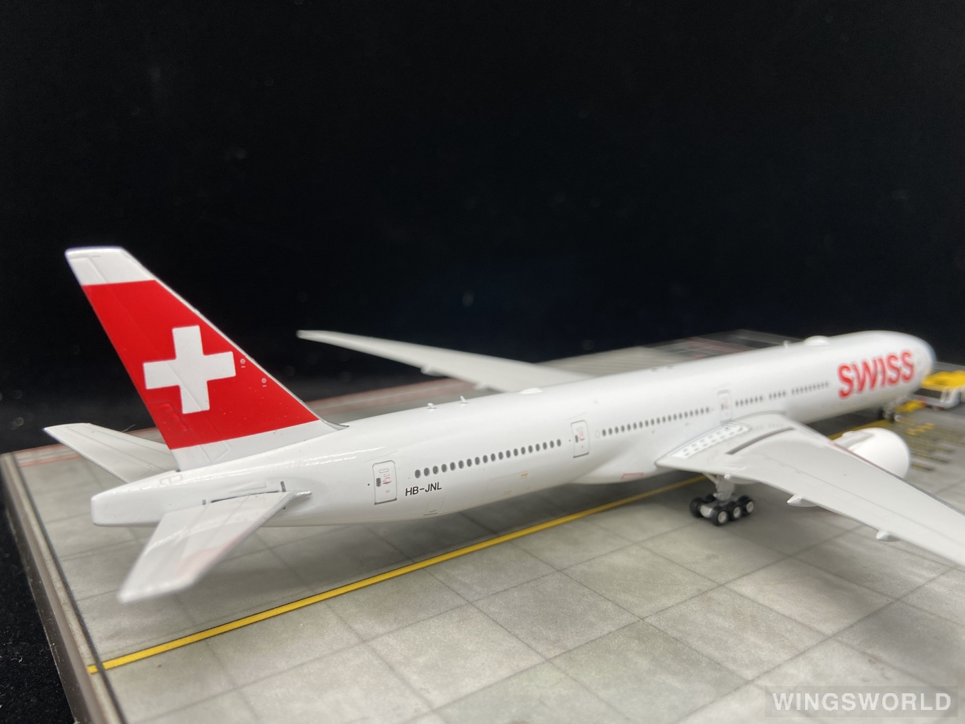 Phoenix 1:400 PH11713 Swiss 瑞士国际航空 Boeing 777-300ER HB-JNL