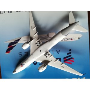 LATAM 南美航空集团 Airbus A350-900 PR-XTD  LH4017 JC Wings 1:400