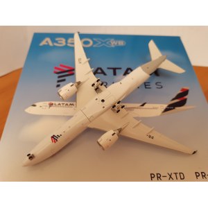LATAM 南美航空集团 Airbus A350-900 PR-XTD 襟翼打开 LH4017A JC Wings 1:400