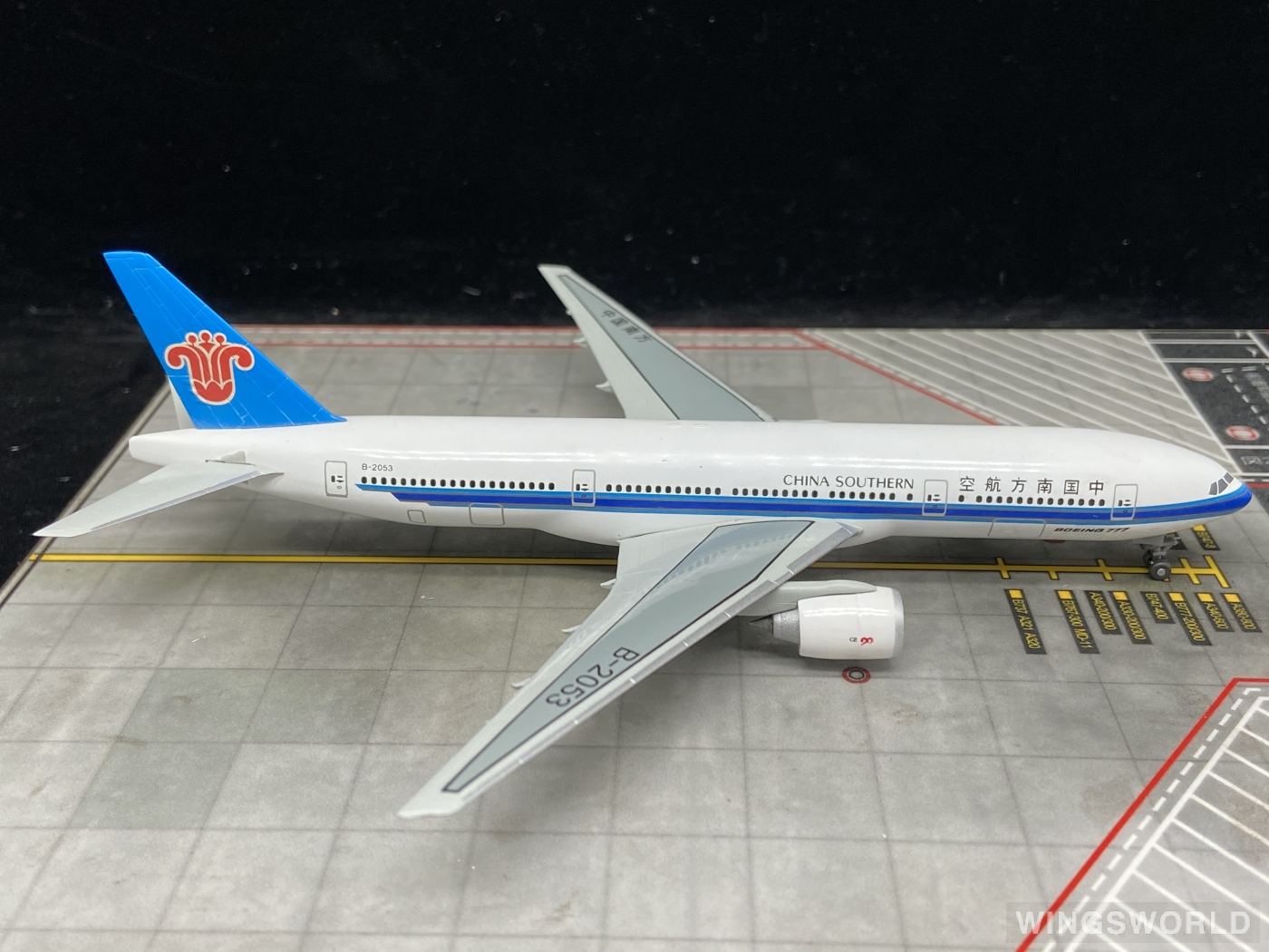 Dragon Models 1:400 55051 China Southern 中国南方航空 Boeing 777-200 B-2053