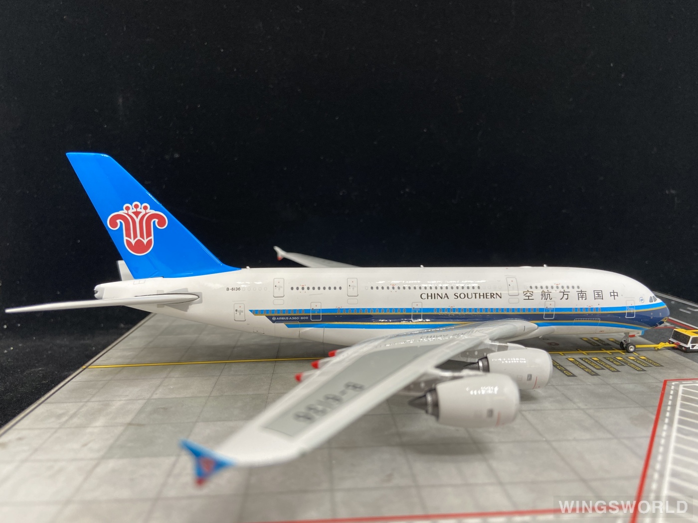 Phoenix 1:400 PH11334 China Southern 中国南方航空 Airbus A380-800 B-6136