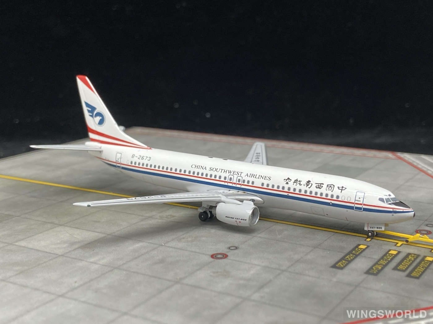 Pandamodel 1:400 PMB2673 China Southwest Airlines 中国西南航空 Boeing 737-800 B-2673