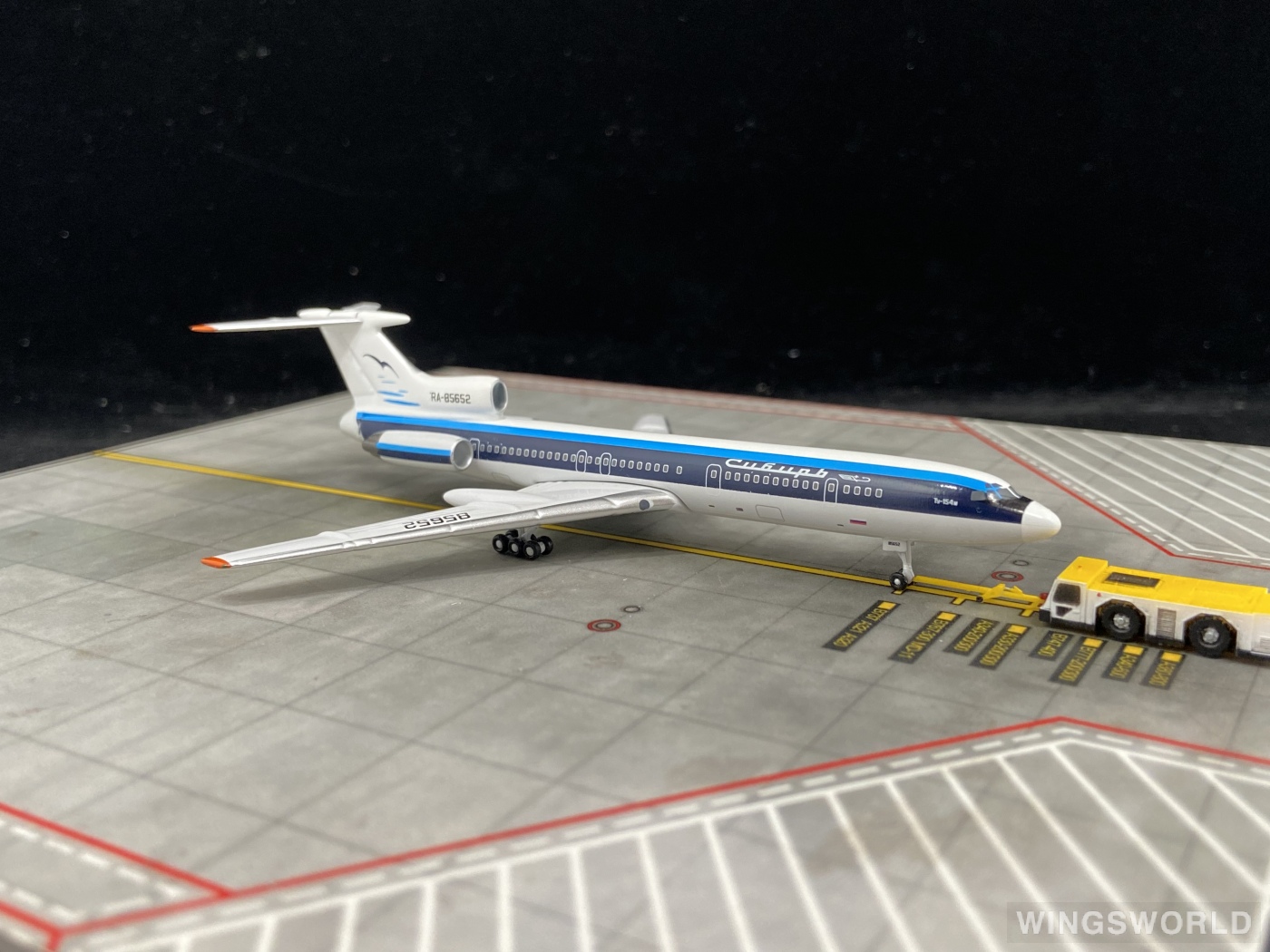 AeroClassics 1:400 ACRA85652 S7 Airlines 西伯利亚航空 Tupolev Tu-154 RA-85652
