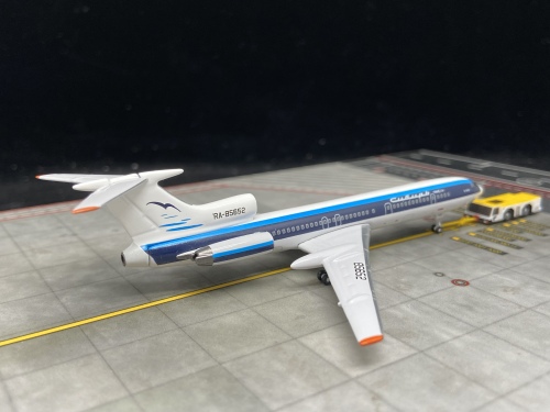 S7 Airlines 西伯利亚航空 Tupolev Tu-154 RA-85652  ACRA85652 AeroClassics 1:400
