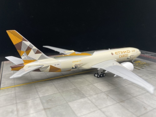 Etihad Airways 阿提哈德航空 Boeing 777-200LR A6-DDE 开门货机 GJETD2146 Geminijets 1:400