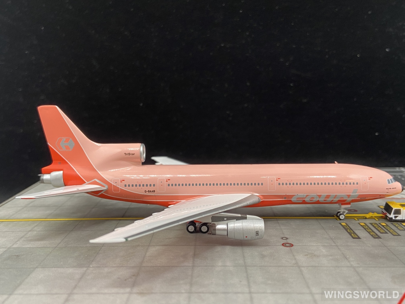 NGmodels 1:400 NG31017 Court Line Lockheed L-1011 TriStar G-BAAB