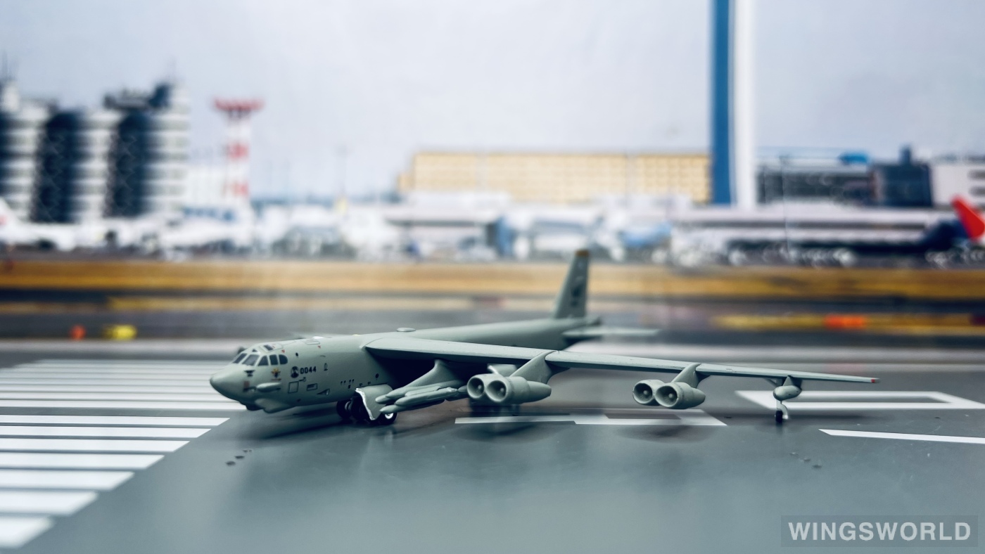 Geminijets 1:400 GMUSA124 USAF 美国空军 Boeing B-52 60-0044