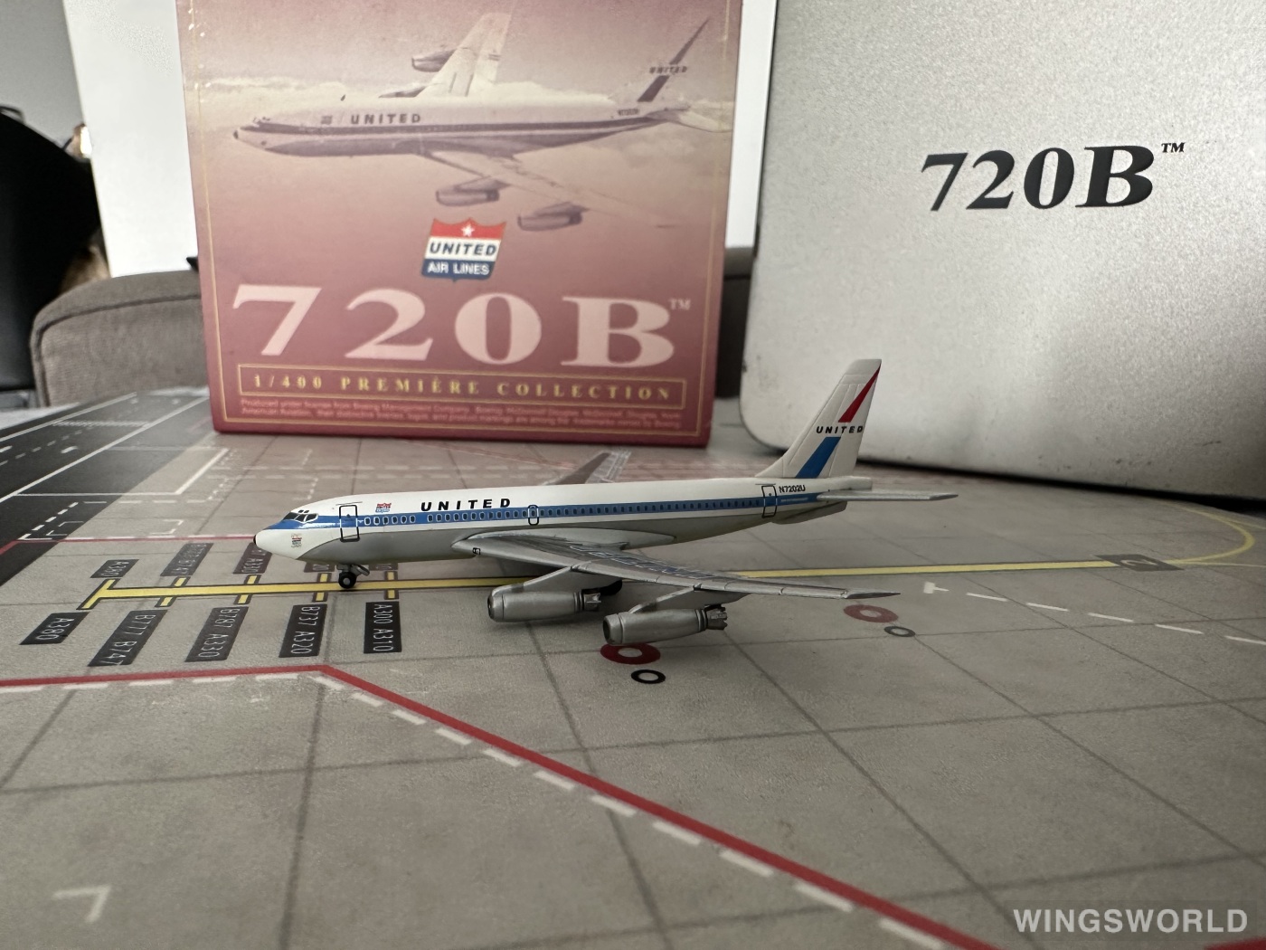 Dragon Models 1:400 55733 United Airlines 美国联合航空 Boeing 720 N7202U