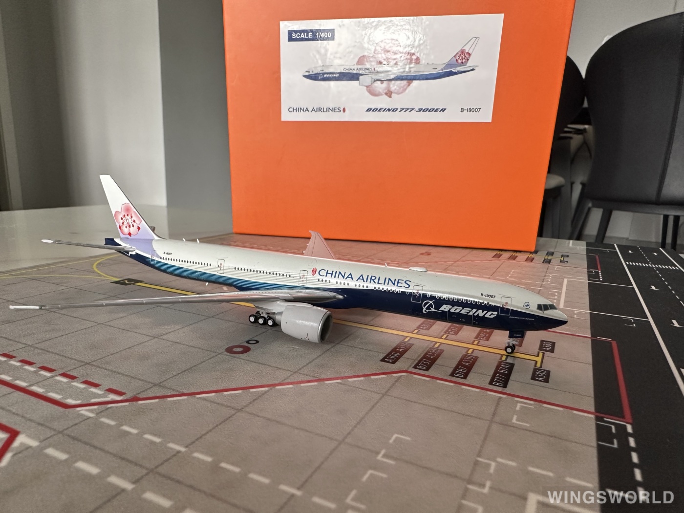 JC Wings 1:400 EW477W006 China Airlines 中华航空 Boeing 777-300ER B-18007