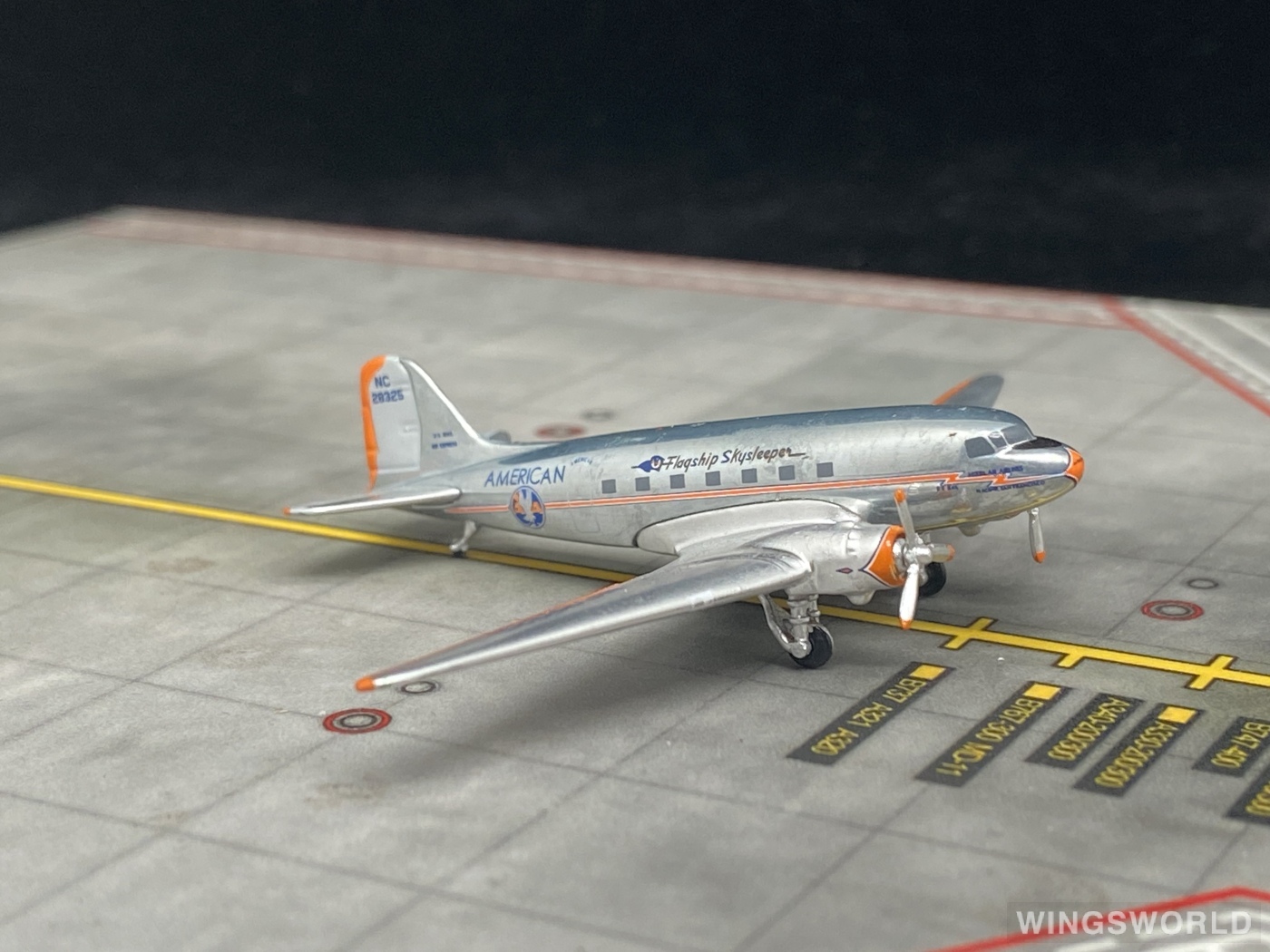 AeroClassics 1:400 HC-020 American Airlines 美国航空 Douglas DC-3 NC28325