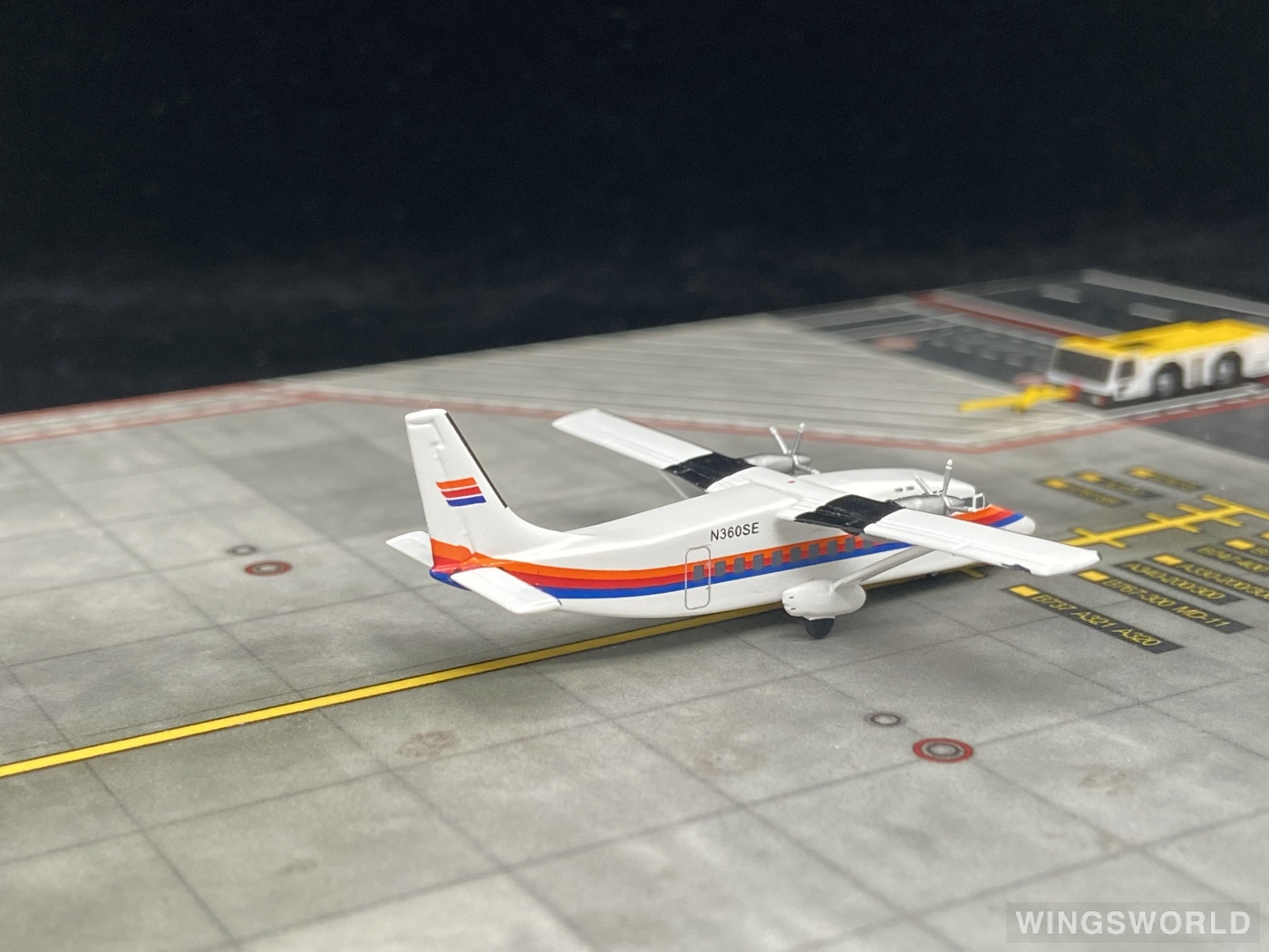 Geminijets 1:400 GJUAL966 United Express 美联航快运 Short 360 N360SE