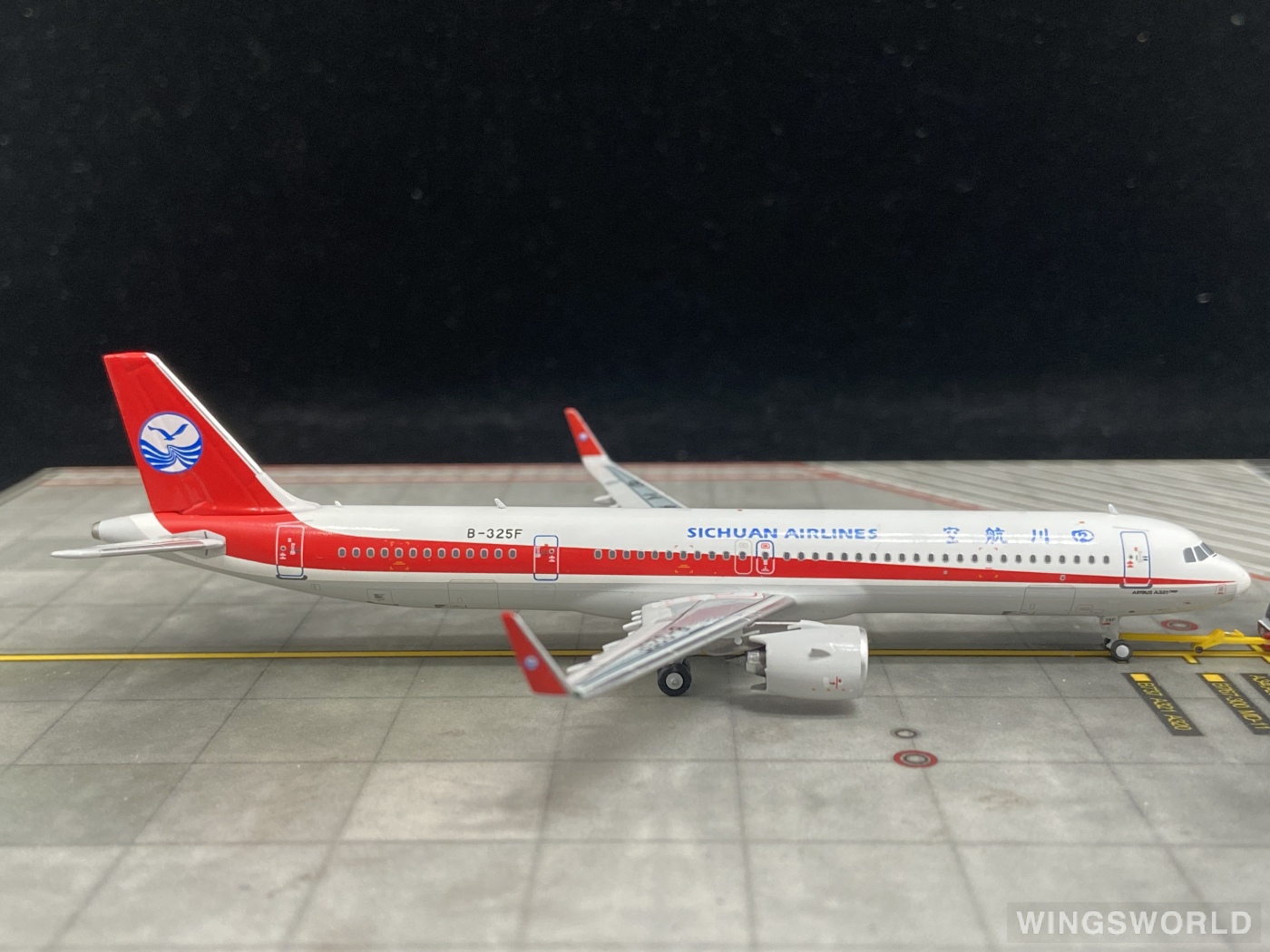 HYJLwings 1:400 HY210075 Sichuan Airlines 四川航空 Airbus A321neo B-325F