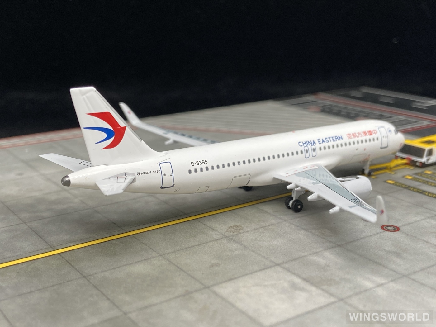 AeroClassics 1:400 AC4B8395 China Eastern 中国东方航空 Airbus A320 B-8395