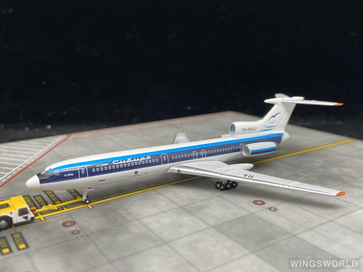 AeroClassics 1:400 ACRA85690 S7 Airlines 西伯利亚航空 Tupolev Tu-154 RA-85690