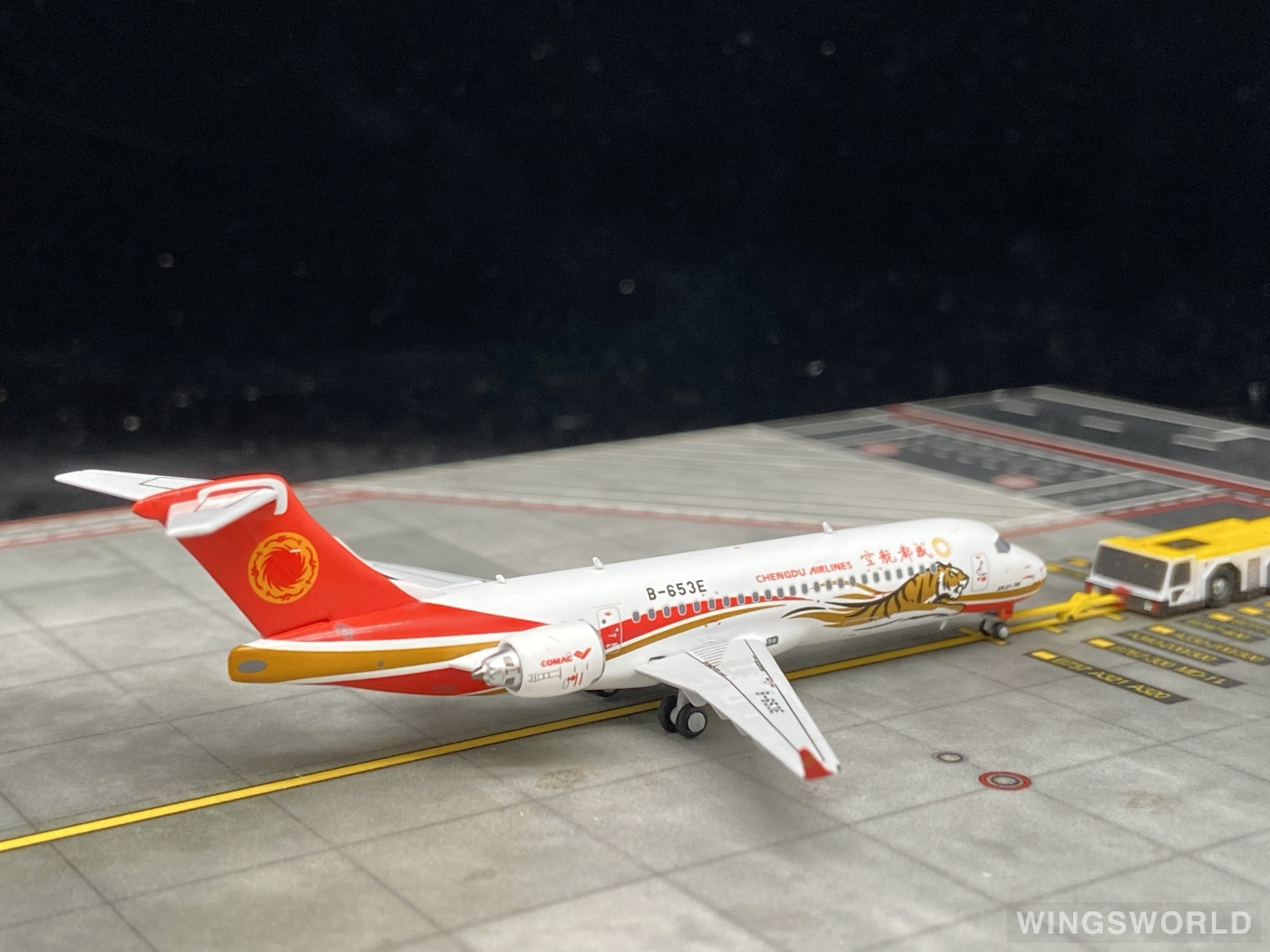 NGmodels 1:400 NG21021 Chengdu Airlines 成都航空 Comac ARJ21-700 B-653E
