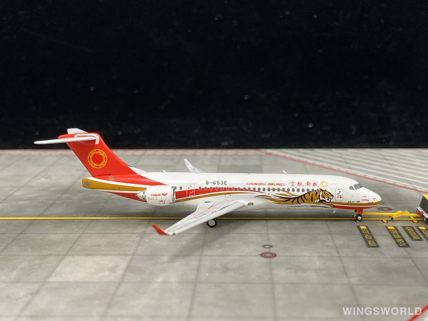 NGmodels 1:400 NG21021 Chengdu Airlines 成都航空 Comac ARJ21-700 B-653E