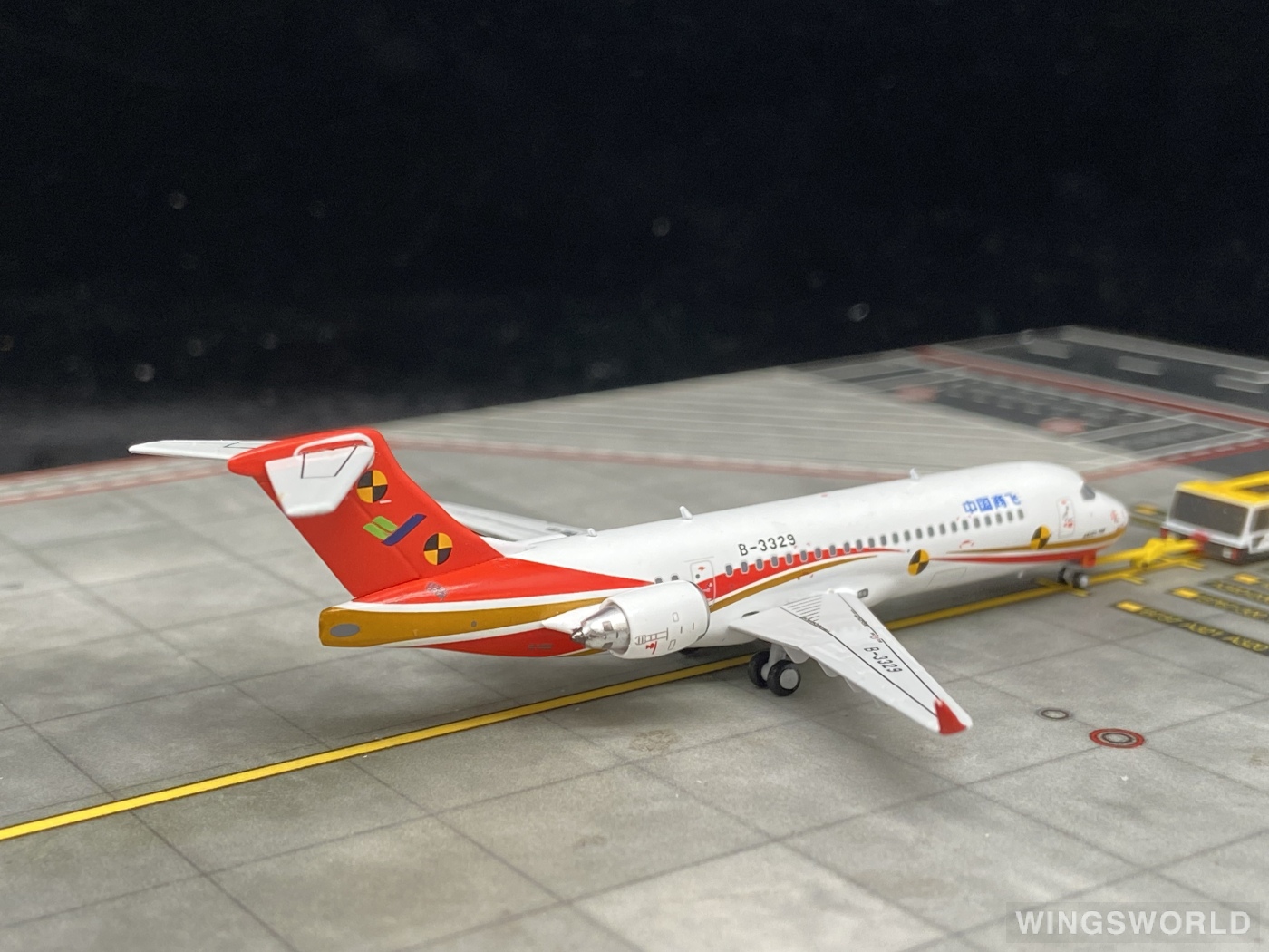 NGmodels 1:400 NG21022 COMAC 中国商飞 Comac ARJ21-700 B-3329