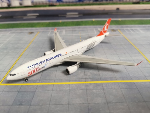 EW4333012 Turkish Airlines 土耳其航空Airbus A330-300 TC-LNC JC Wings 1:400  -飞机模型世界