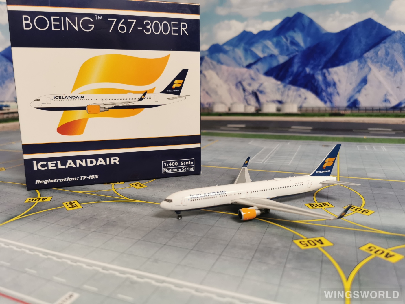 Phoenix 1:400 PH11305 Icelandair 冰岛航空 Boeing 767-300 TF-ISN