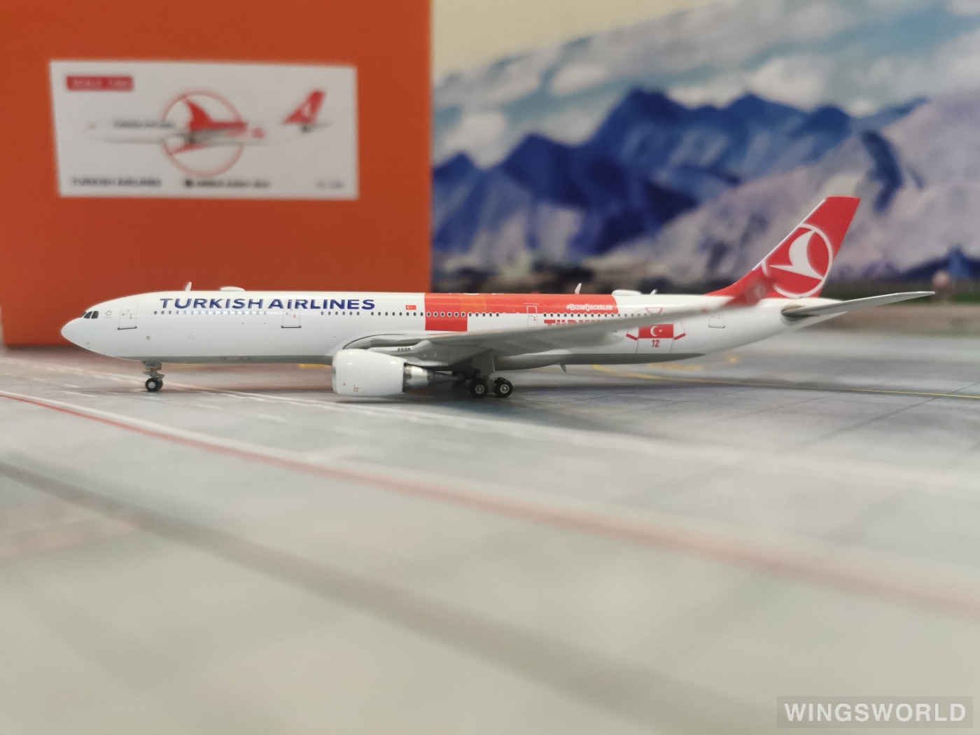 JC Wings 1:400 EW4333011 Turkish Airlines 土耳其航空 Airbus A330-300 TC-LND