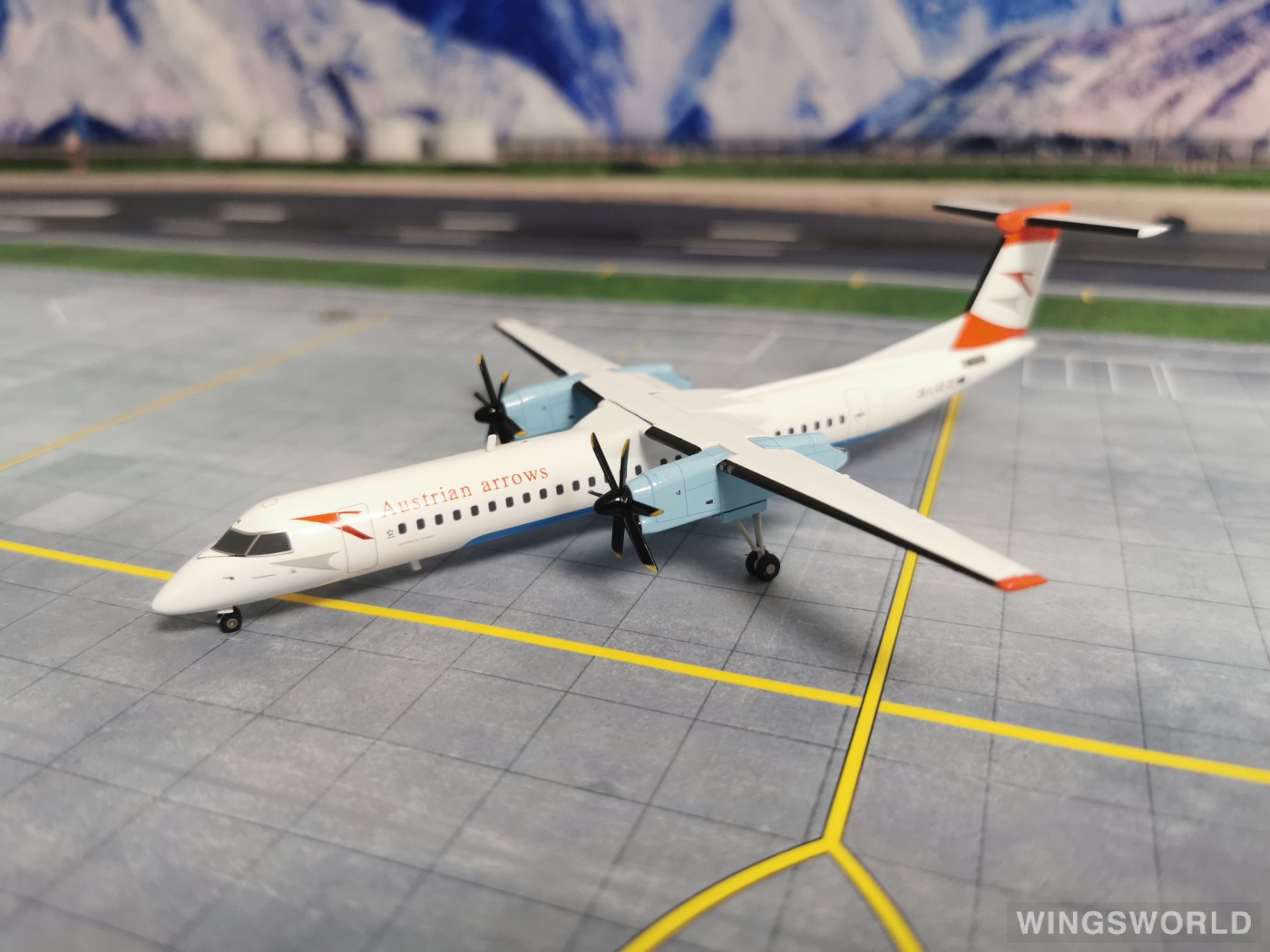 Herpa 1:200 571968 Austrian Airlines 奥地利航空 Bombardier Dash 8-400 OE-LGE