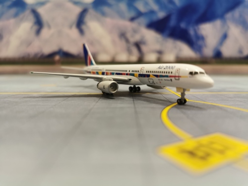 Air 2000 Boeing 757-200 G-OOOS  GJAMM068A Geminijets 1:400