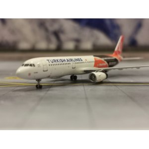 Turkish Airlines 土耳其航空 Airbus A321 TC-JRO 欧洲冠军联赛 ACTCJRO AeroClassics 1:400