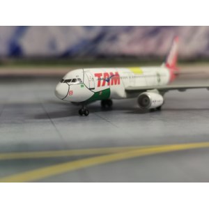 TAM Airlines 巴西天马航空 Airbus A320 PR-MAP 巴西队专机 56323 Dragon Models 1:400