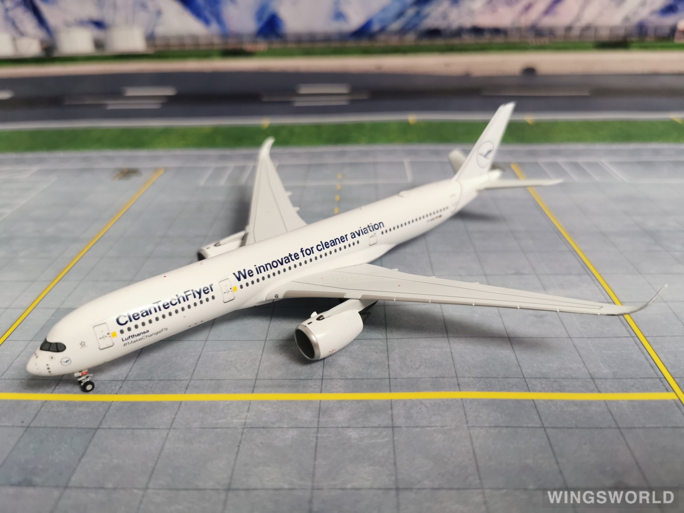 NGmodels 1:400 NG39040 Lufthansa 汉莎航空 Airbus A350-900 D-AIVD