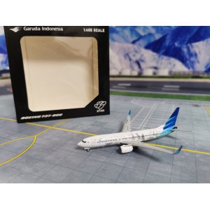 Garuda Indonesia 印度尼西亚鹰航 Boeing 737-800 PK-GMZ  BT400-737-8-001 BT400 1:400