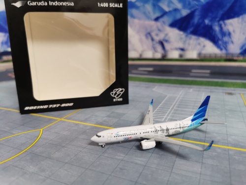 Garuda Indonesia 印度尼西亚鹰航 Boeing 737-800 PK-GMZ  BT400-737-8-001 BT400 1:400