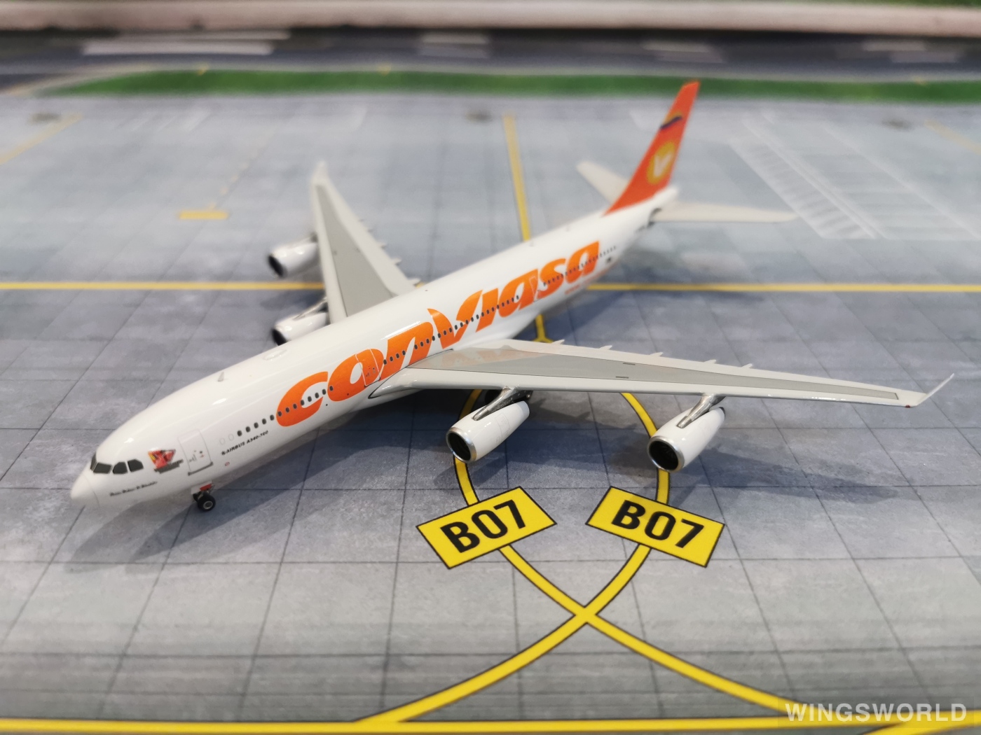 Phoenix 1:400 PH11356 Conviasa 委内瑞拉联合航空 Airbus A340-200 YV1004