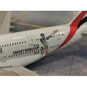 Emirates 阿联酋航空 Airbus A380-800 A6-EDZ 2000s colors. 
