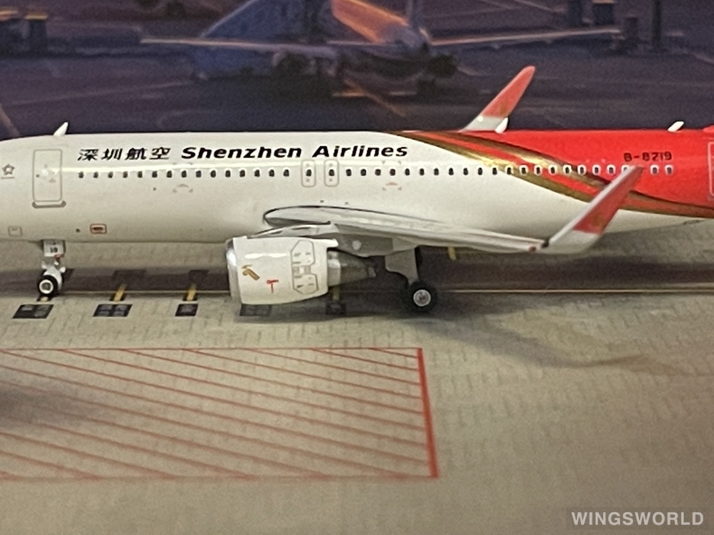 Phoenix 1:400 PH11341 Shenzhen Airlines 深圳航空 Airbus A320 B-8219