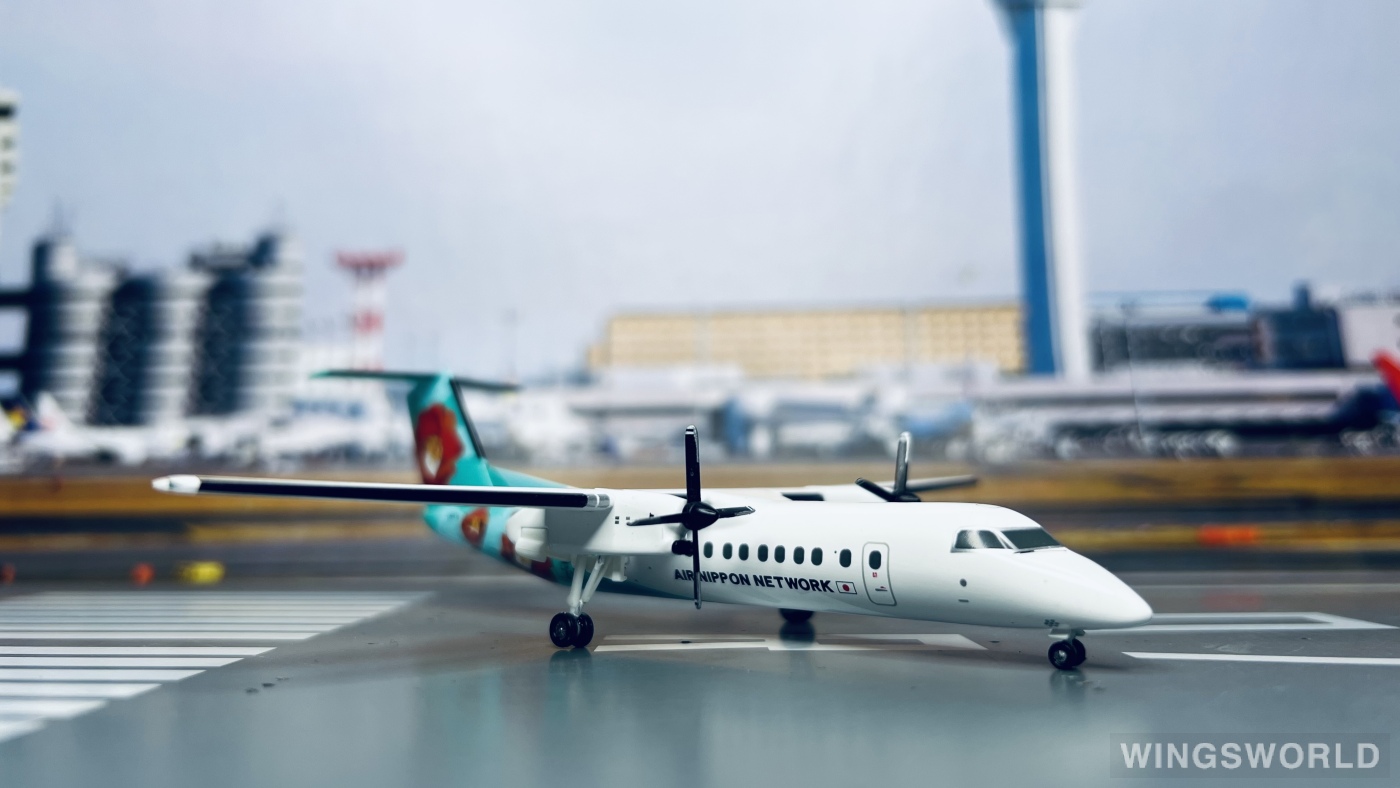Hogan 1:200 Bombardier Dash 8-300 ANA 全日空DH28017 JA801K