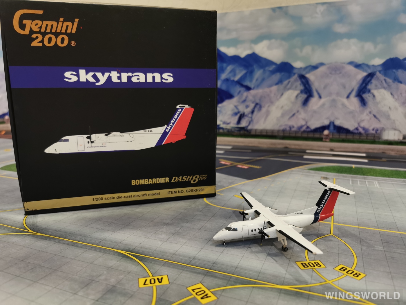 Geminijets 1:200 G2SKP201 Skytrans Airlines Bombardier Dash 8-100 VH-QQL