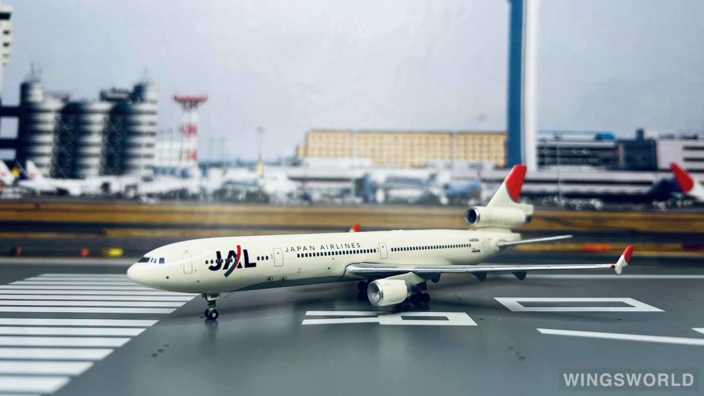 Phoenix 1:400 PH10053 Japan Airlines 日本航空 McDonnell Douglas MD-11 JA8582