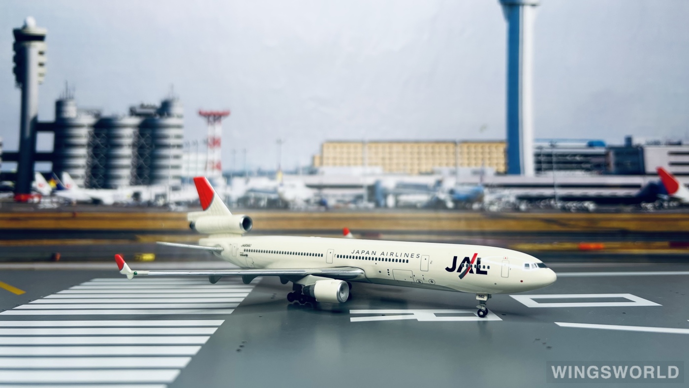 Phoenix 1:400 PH10053 Japan Airlines 日本航空 McDonnell Douglas MD-11 JA8582