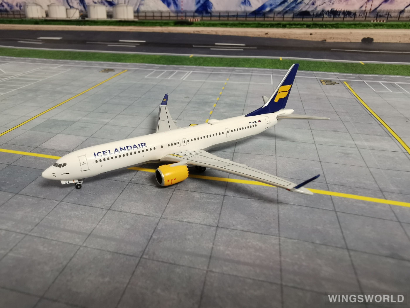 AeroClassics 1:400 AC419608 Icelandair 冰岛航空 Boeing 737 MAX 9 TF-ICA