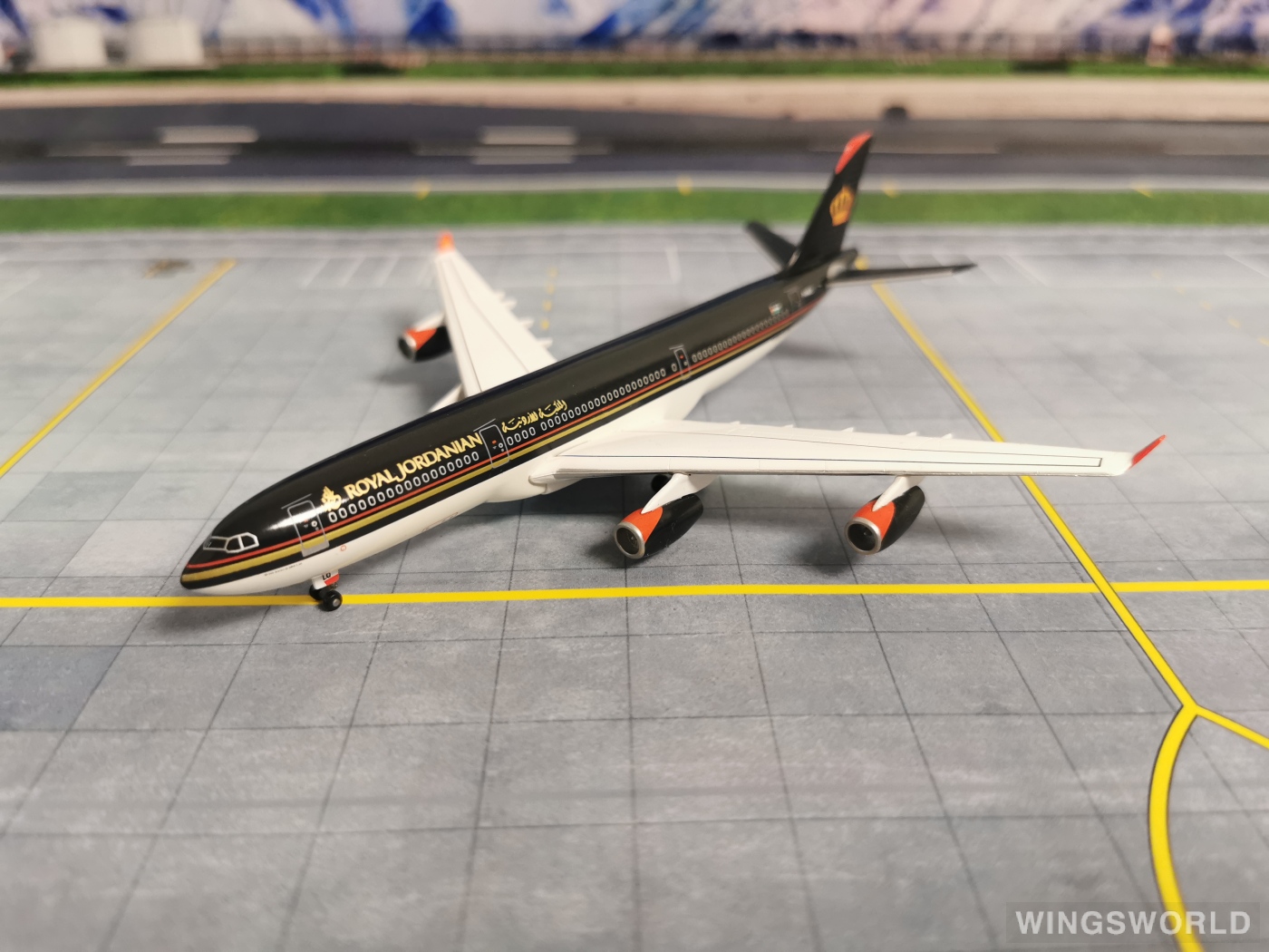 Dragon Models 1:400 Airbus A340-200 Royal Jordanian Airlines