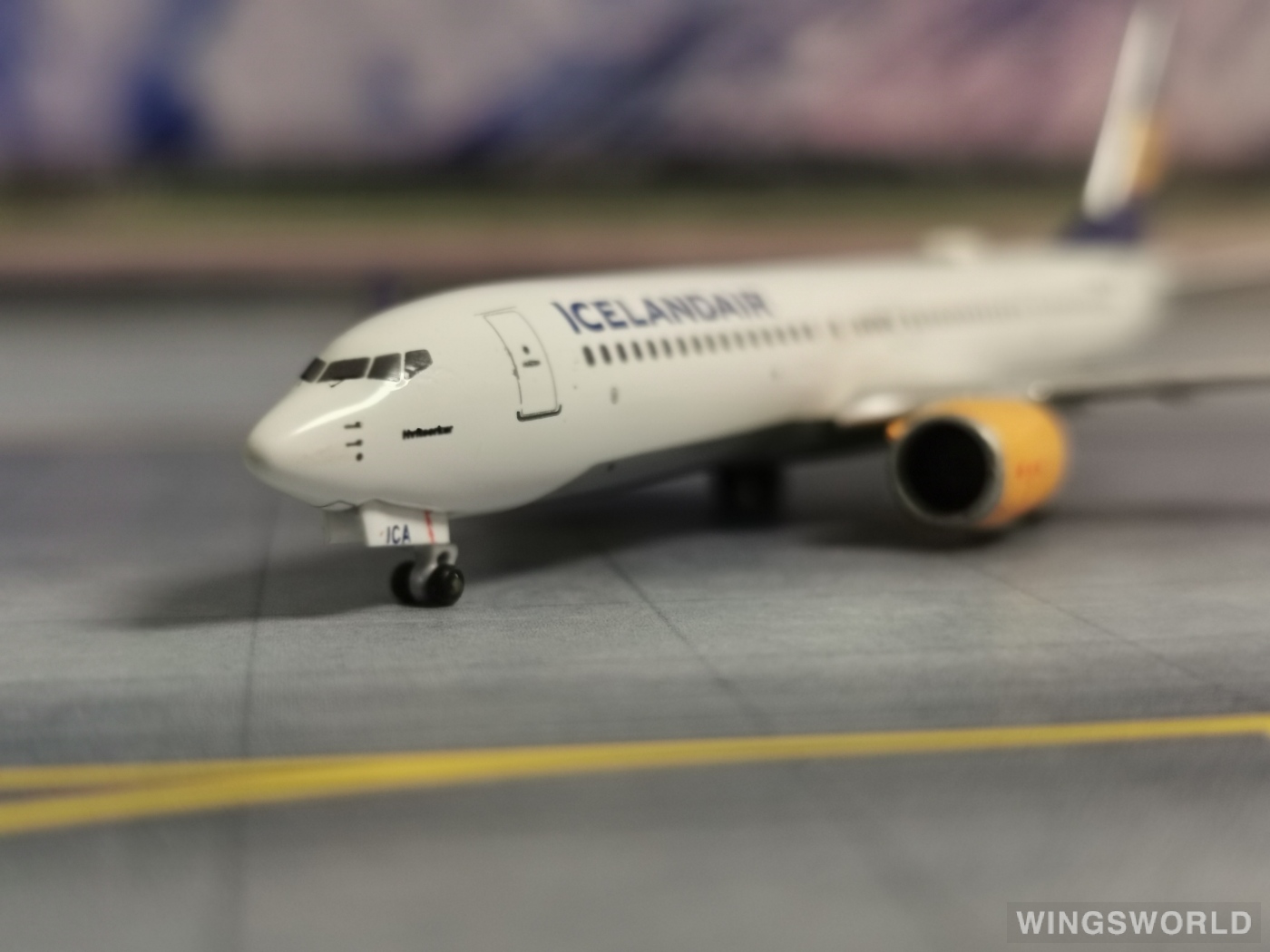 AeroClassics 1:400 AC419608 Icelandair 冰岛航空 Boeing 737 MAX 9 TF-ICA