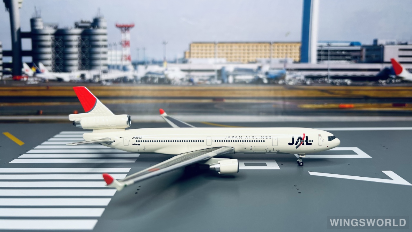 Phoenix 1:400 PH10053 Japan Airlines 日本航空 McDonnell Douglas MD-11 JA8582