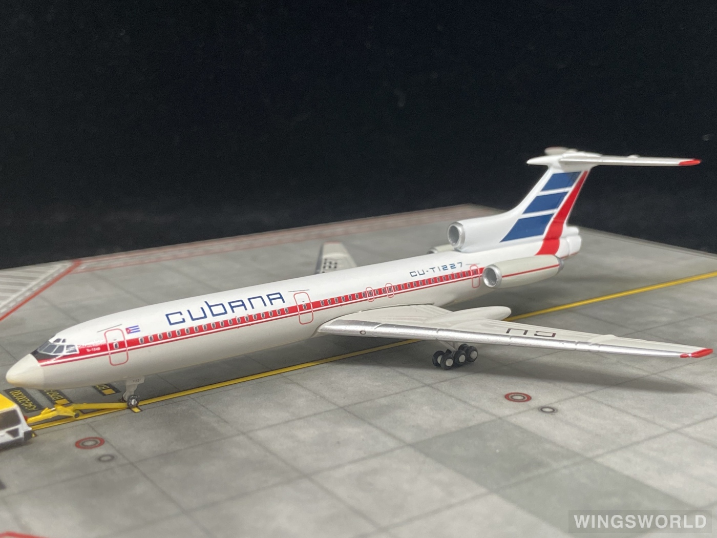 TucanoLine 1:400 Tupolev Tu-154 Cubana 古巴航空84021001 CU