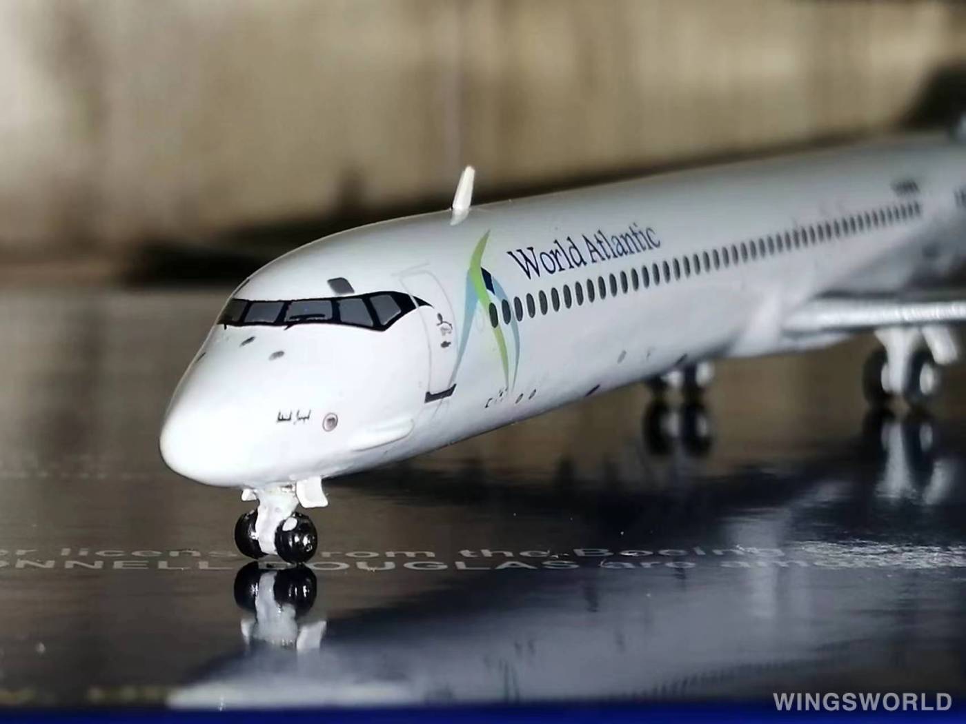 Geminijets 1:400 GJWST2007 World Atlantic Airlines McDonnell Douglas MD-83 N808WA