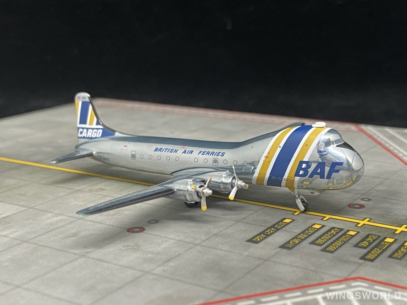 JC Wings 1:400 XX4407P British Airtours Aviation Traders ATL-98 G-ASDC