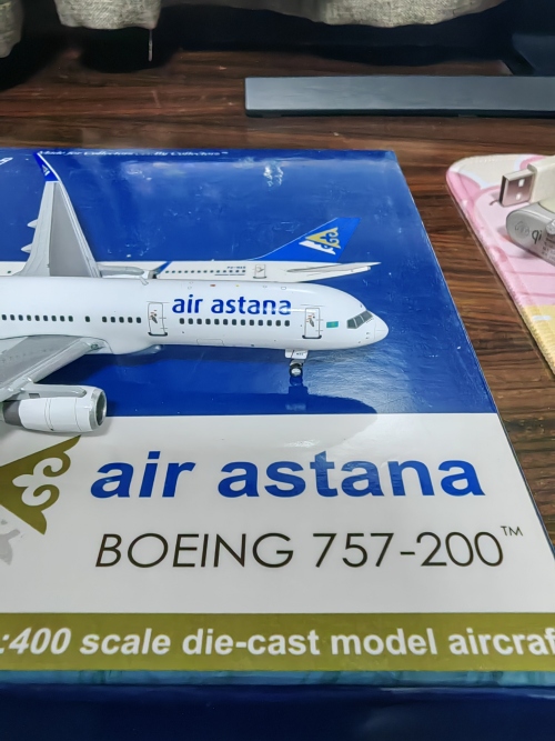 Geminijets 1:400 Boeing 757-200 Air Astana 阿斯塔纳航空