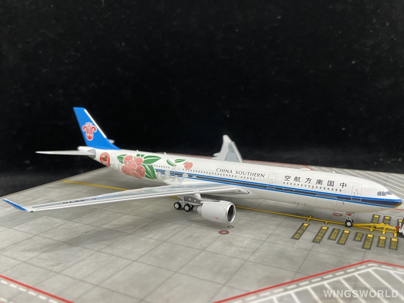 Pandamodel 1:400 202019 China Southern 中国南方航空 Airbus A330-300 B-8870