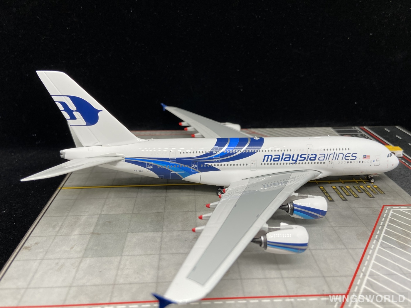 Phoenix 1:400 PH04341 Malaysia Airlines 马来西亚航空 Airbus A380-800 9M-MNB